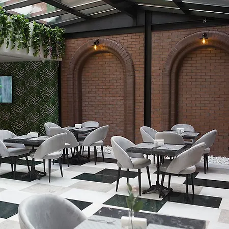 Hotel Emen's 4*