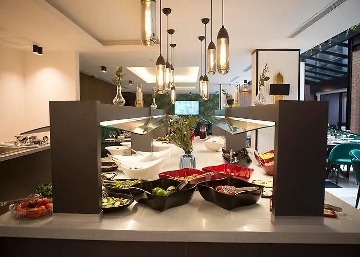 エーメンズ オテル 4* イズミル