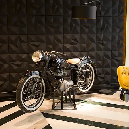 إيمنز فندق 4*